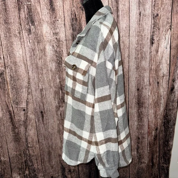 Plaid Button-Up Women's Jacket - Picture 5 of 7
